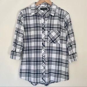 BANANA REPUBLIC Black & White 3/4 Sleeve Plaid Button Down Blouse Small